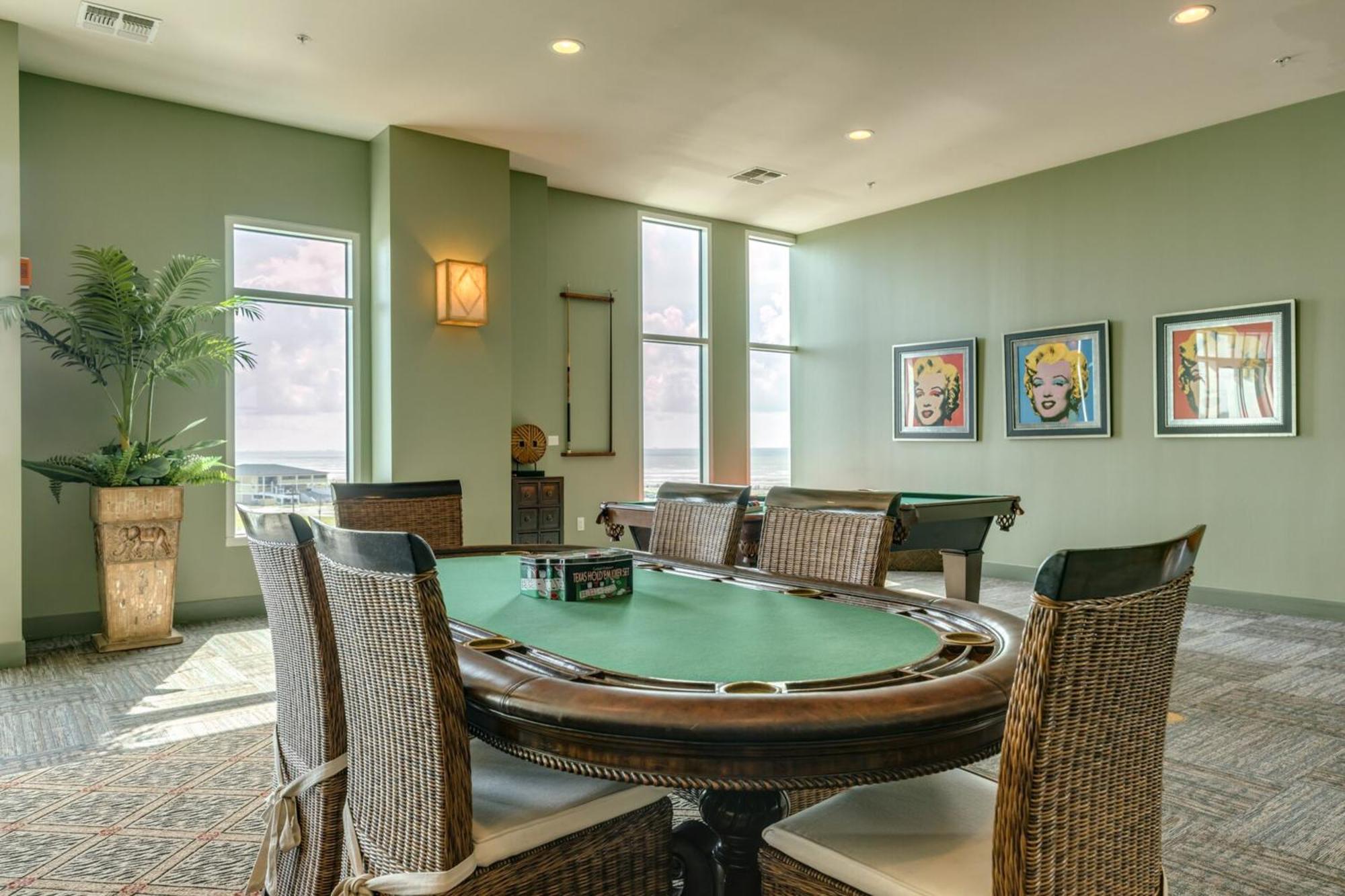 Emerald By The Sea Retreat 갤버스턴 객실 사진